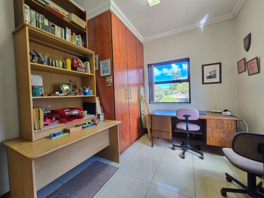 4 Bedroom Property for Sale in Stilbaai Wes Western Cape